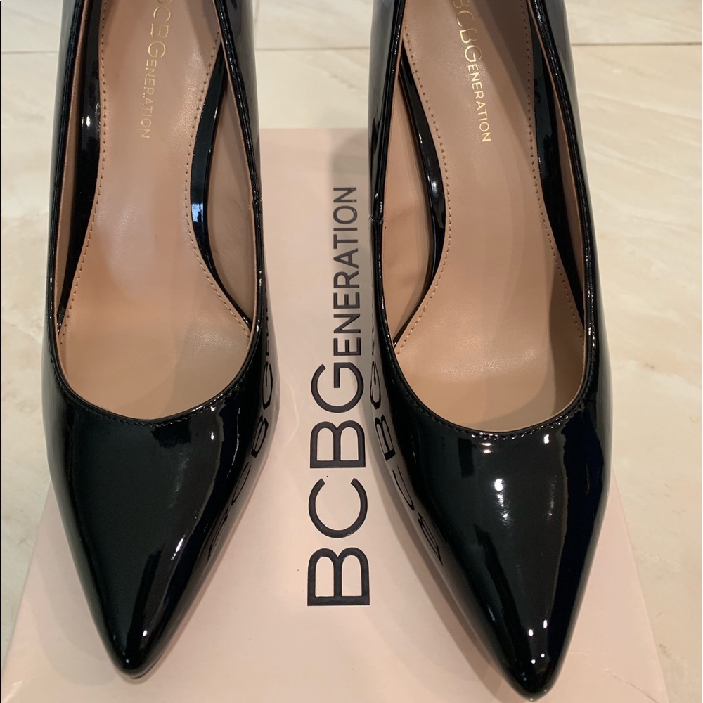 BCBG Heidi Smooth Patent Pump In Black Size 8